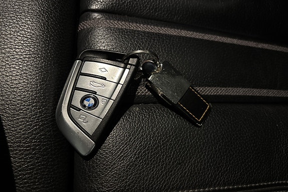 BMW 530e 28 of 28