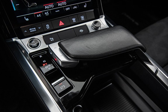 Audi e-tron Sportback 28 of 30