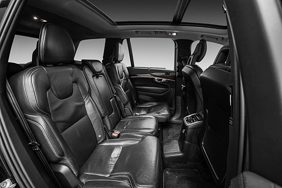 Volvo XC90 22 of 30