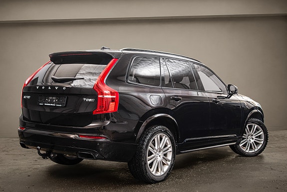Volvo XC90 2 of 5