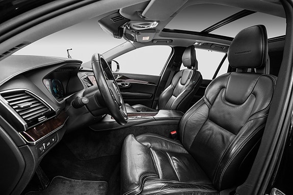 Volvo XC90 13 of 30