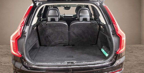 Volvo XC90 8 of 30