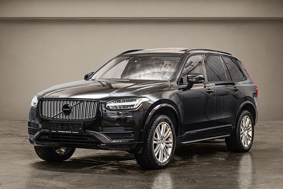 Volvo XC90 3 of 5