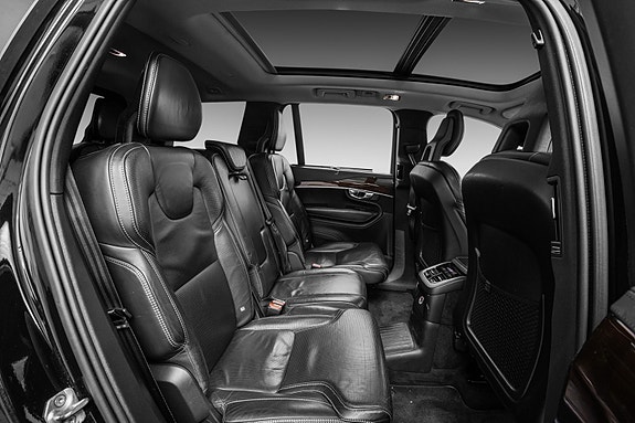 Volvo XC90 23 of 30