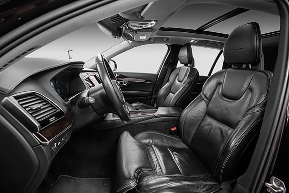 Volvo XC90 12 of 30