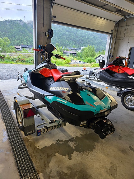 Seadoo Spark Trix 2up 3 of 11