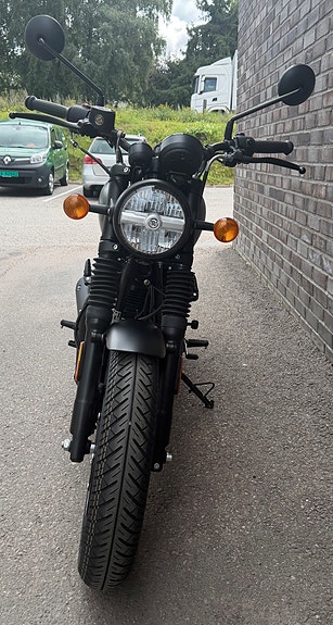 Royal Enfield HNTR 350 6 of 8