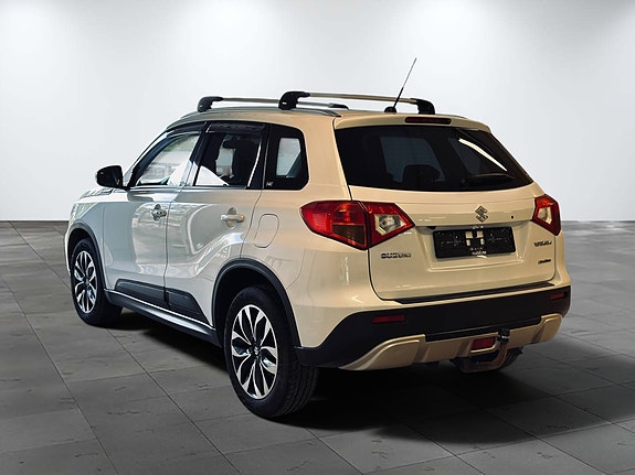 Suzuki Vitara 5 of 22