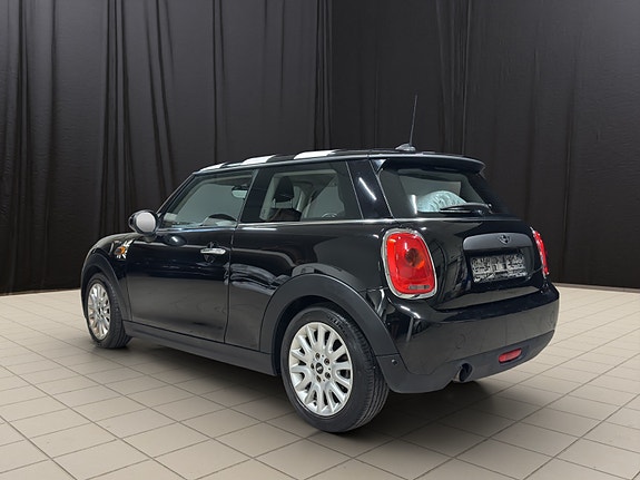 MINI One 3 of 18