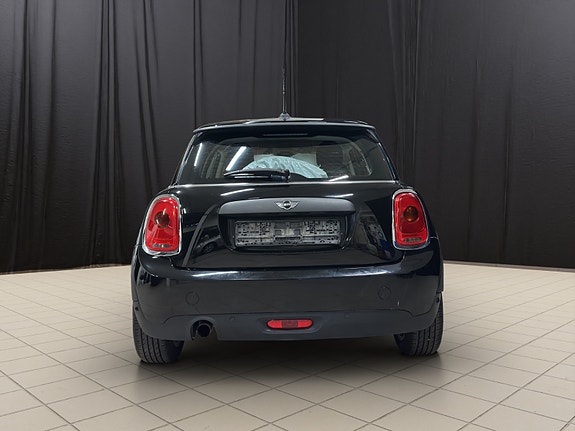 MINI One 4 of 18