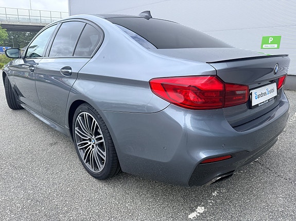 BMW 530e 3 of 5