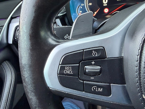 BMW 530e 16 of 30