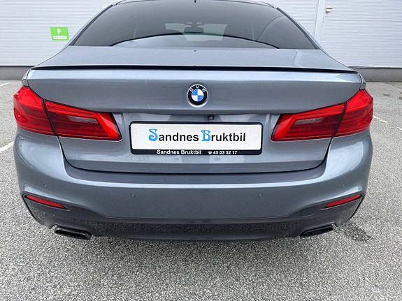 BMW 530e 4 of 5