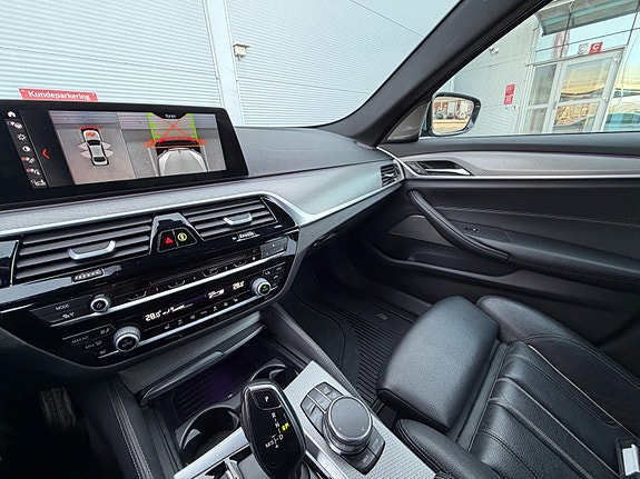 BMW 530e 28 of 30