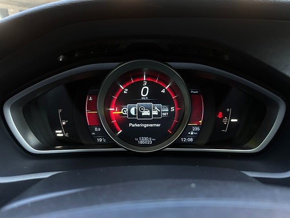 Volvo V40 22 of 30