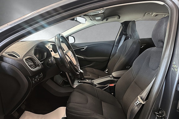 Volvo V40 10 of 30