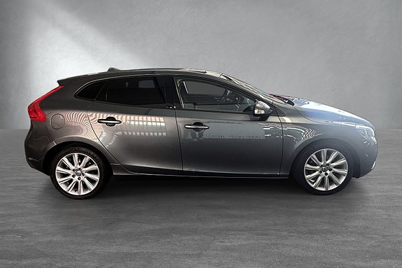 Volvo V40 6 of 30
