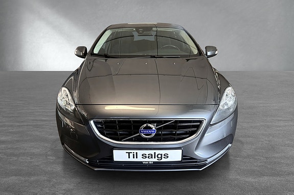 Volvo V40 8 of 30