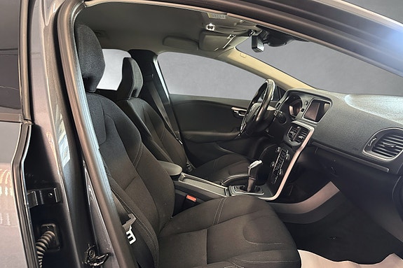 Volvo V40 13 of 30