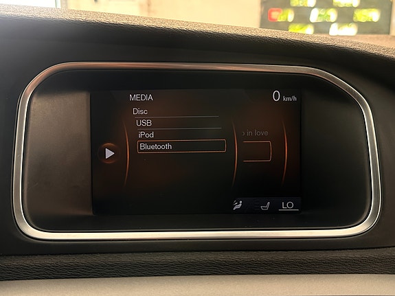 Volvo V40 25 of 30