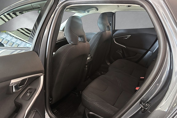 Volvo V40 30 of 30