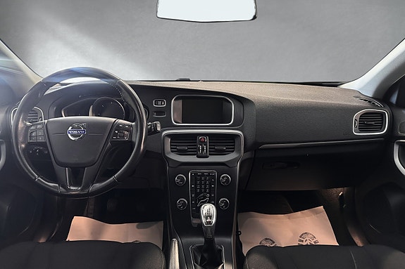 Volvo V40 17 of 30