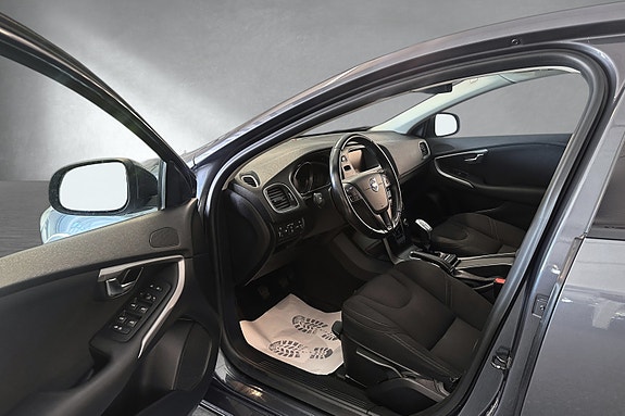 Volvo V40 9 of 30