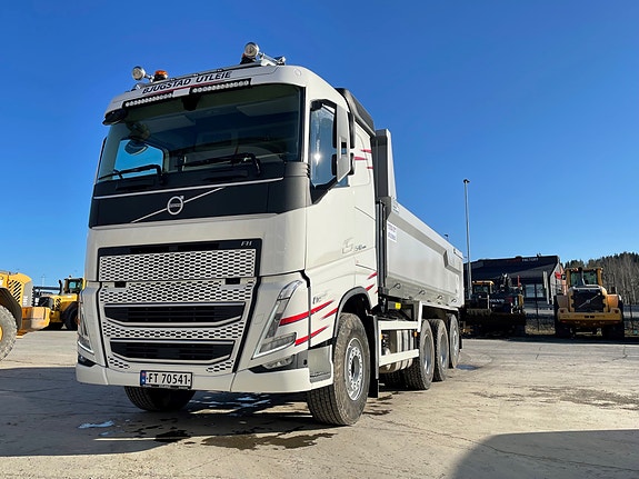 Volvo FH540 2 of 4