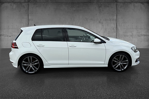 Volkswagen Golf 5 of 5