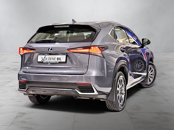 Lexus NX300h 5 of 5