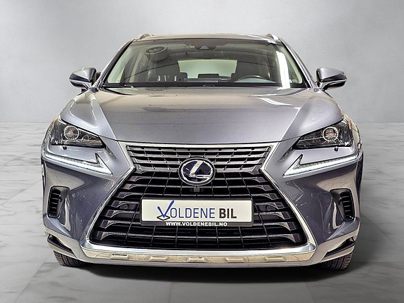 Lexus NX300h 3 of 5