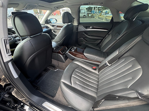 Audi A8 23 of 30