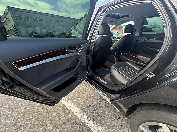 Audi A8 22 of 30