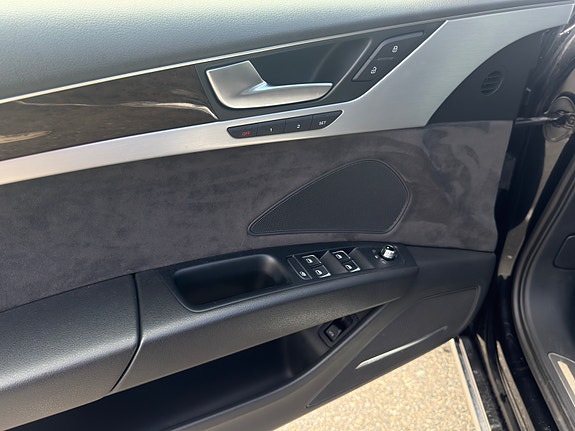 Audi A8 12 of 30
