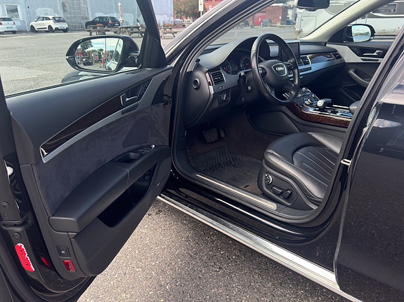 Audi A8 11 of 30
