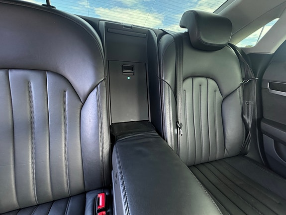 Audi A8 27 of 30