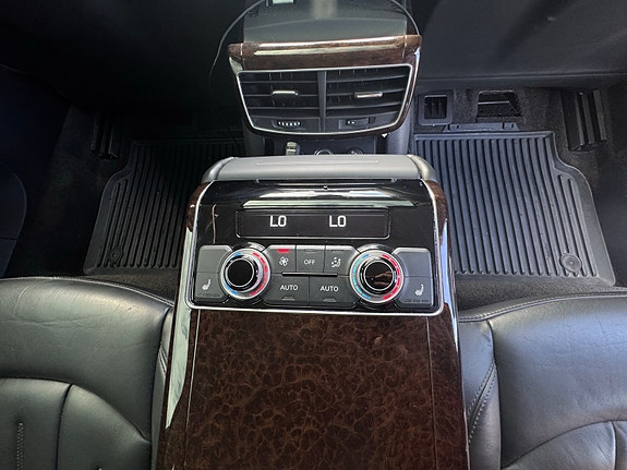 Audi A8 26 of 30