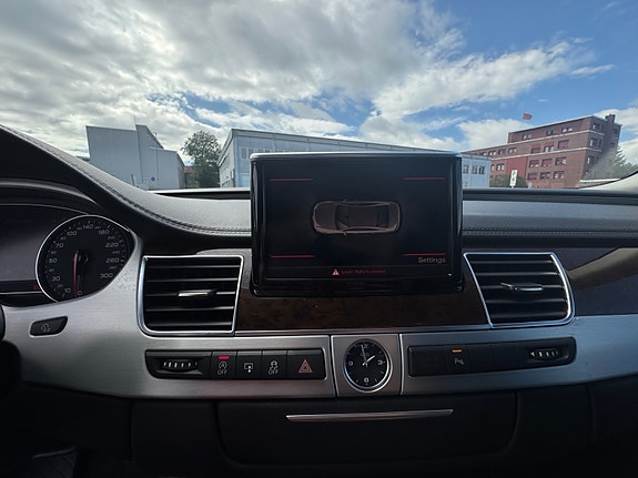 Audi A8 18 of 30