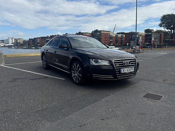 Audi A8 7 of 30