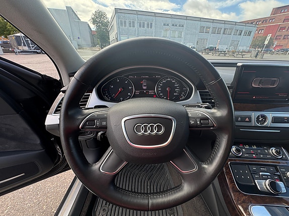 Audi A8 16 of 30