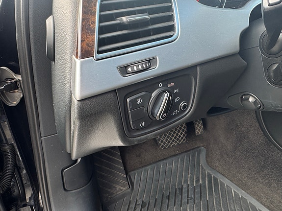 Audi A8 13 of 30