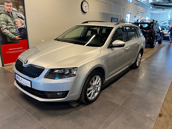Skoda Octavia 2 of 5