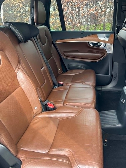 Volvo XC90 11 of 24