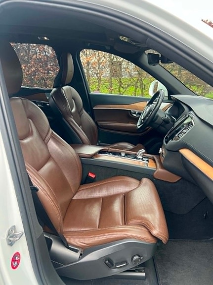 Volvo XC90 8 of 24