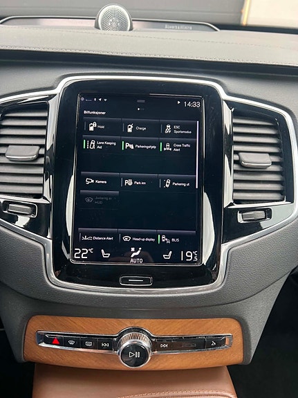 Volvo XC90 19 of 24