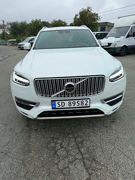 Volvo XC90 4 of 24