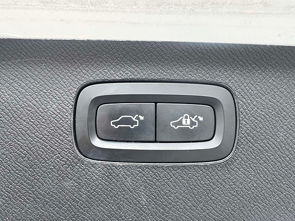 Volvo XC90 15 of 24