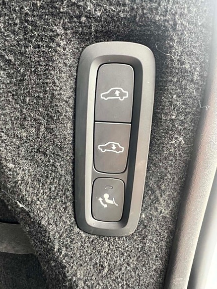 Volvo XC90 16 of 24