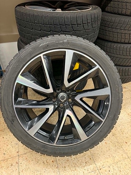 Volvo XC90 23 of 24