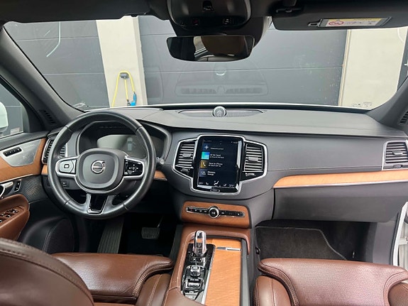 Volvo XC90 7 of 24
